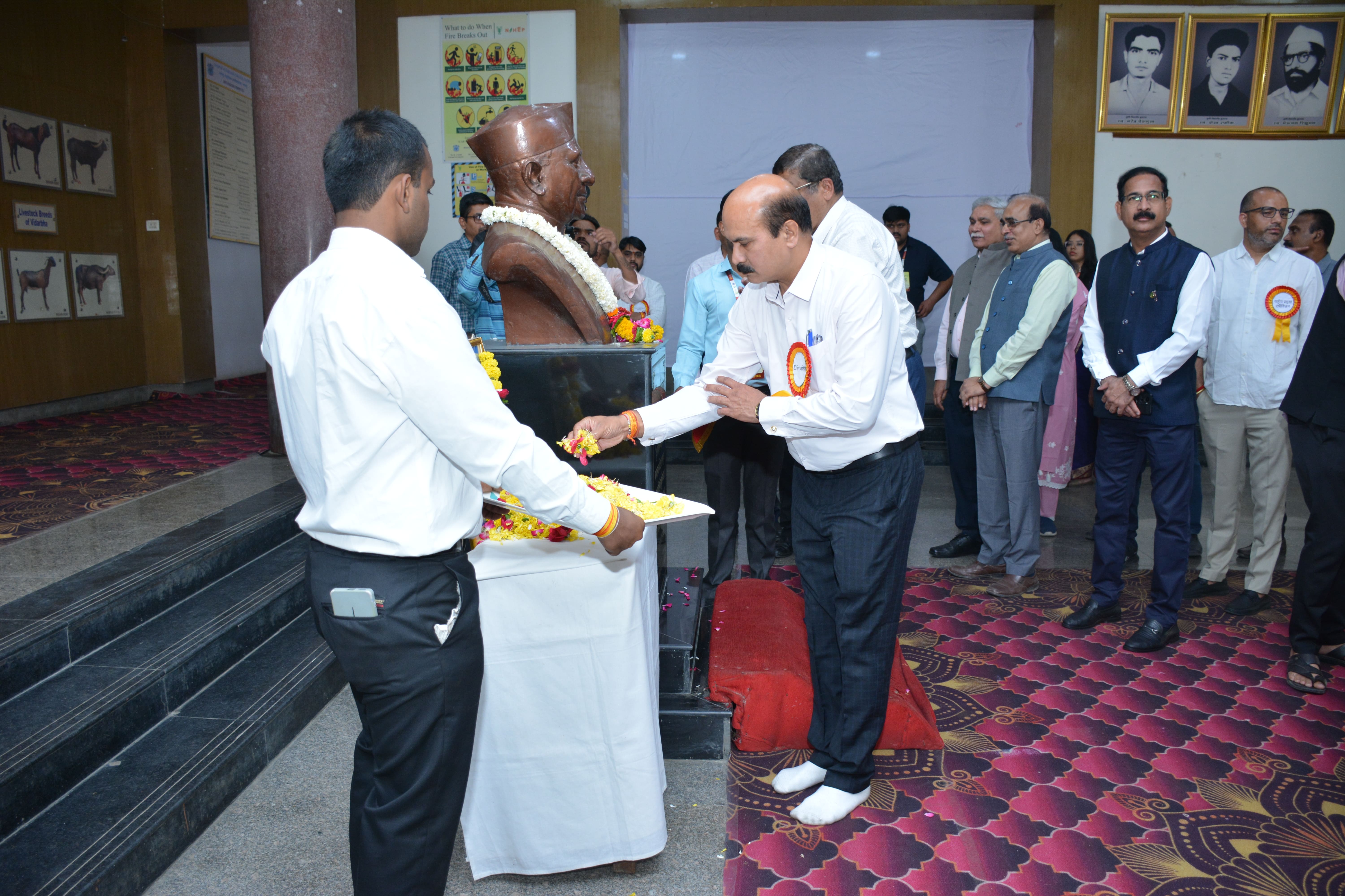 Photos for Mahatma Jyotiba Phule Jayanti celebration at MAFSU h.q (7).jpg